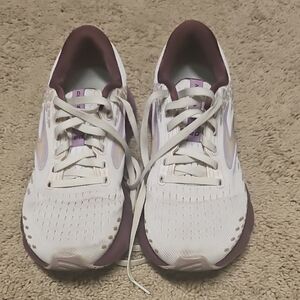 Brooks Women's White and Purple Brooks Glycerin 20 Athletic Shoes